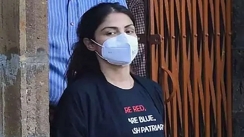 सुशांतच्या बहिणींची तक्रार रद्द करण्याची याचिका रद्द करावी, रियाने सादर केलं प्रतिज्ञापत्र