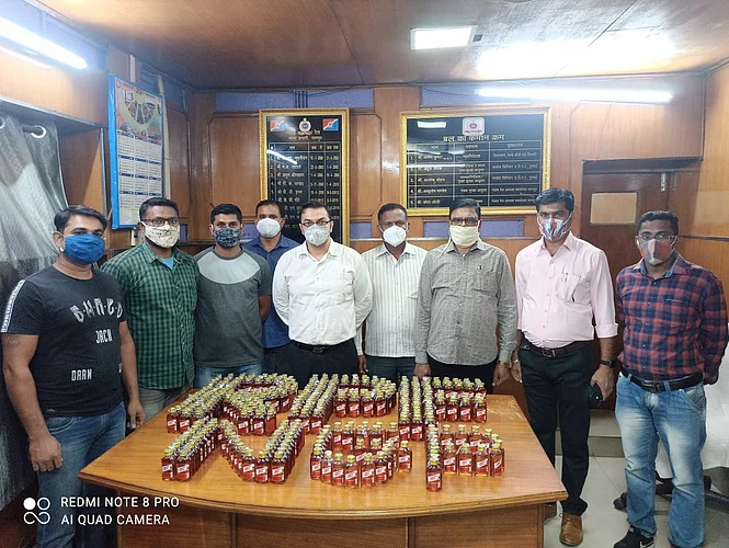 liquor smuggling exposed by RPF