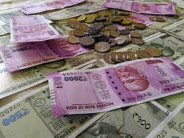 Two and a half lakh taken from the girl by threatening to make the video viral