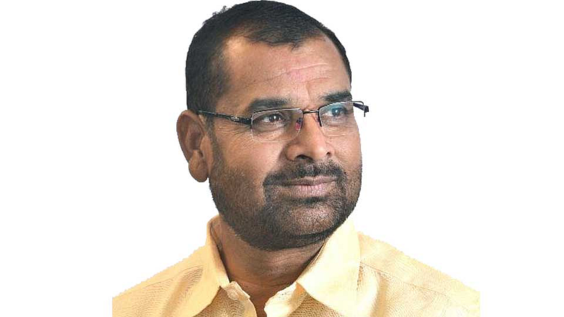 मी चालत राहिलो तरी वादळ निर्माण होते! : सदाभाऊ खोत