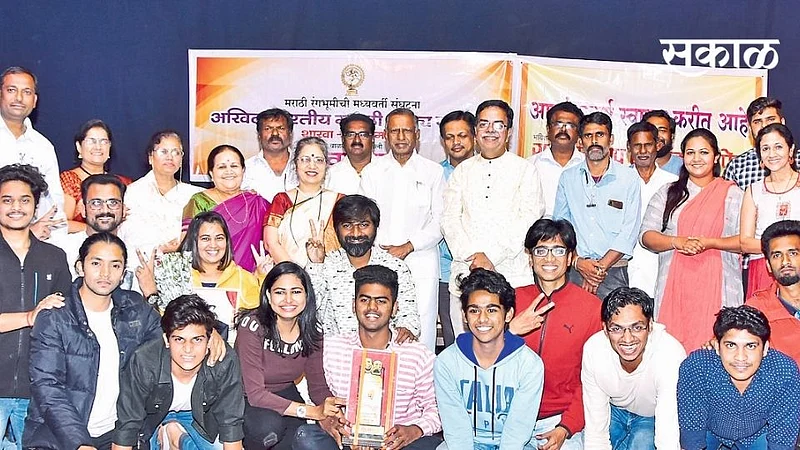 Thane's 'Star' play wins Jayant Trophy; state level competition