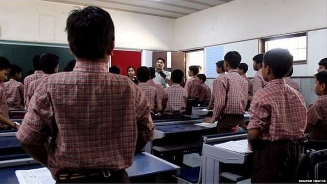 Akola News: Citizens are surprised as no one has taken the initiative to open the school
