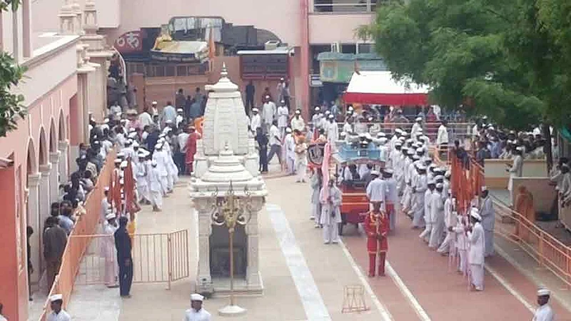 Buldana Marathi News Shegaon Pai Dindi ceremony canceled, decision of Shri Gajanan Maharaj Sansthan