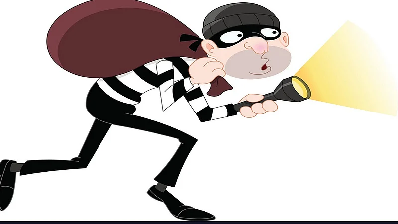 the high amount of car steps theft from ruikar colony area of kolhapur from four wheeler car
