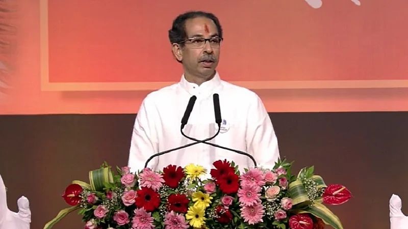 दानवे यांचा बाप दिल्लीत असेल, माझा बाप माझ्यासोबत, नाव न घेता उद्धव ठाकरेंनी कंगनालाही सुनावलं