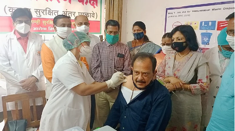 corona vaccination starts in amravati