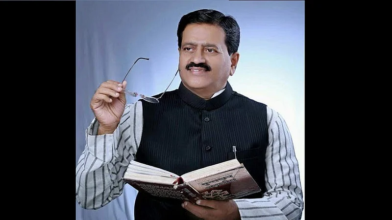 कर्नाळा सहकारी बँक घोटाळा ; विवेक पाटलांसह ७६ जणांवर गुन्हा दाखल...