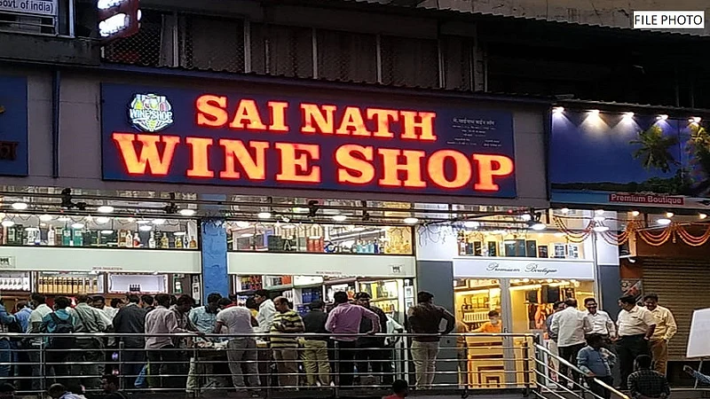 आरा रा रा ! एका दिवसात झाली 'इतके' लाख लिटर दारूची विक्री, आकडा बघून तुमचेही डोळे फिरतील...