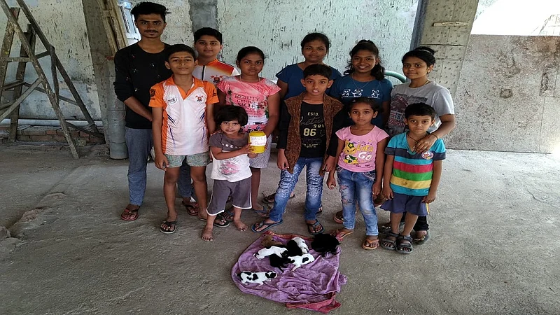 ...अन लहानग्यांना फुटला मायेचा पाझर