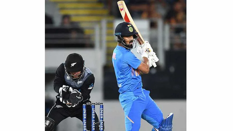 ind vs nz 2nd t20i lokesh rahul shines with his not out half century creates multipal record