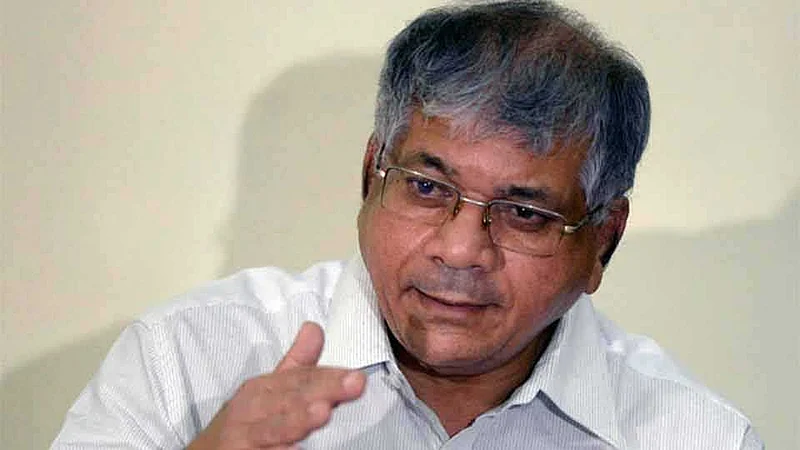 0prakash_ambedkar_32