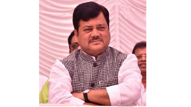 'ठाकरे सरकाची अतिवृष्टीग्रस्त शेतकऱ्यांना पाच पैशाचीही मदत नाही'; प्रवीण दरेकरांची टीका