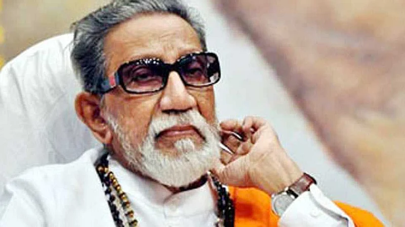शिवसेनाप्रमुख बाळासाहेब ठाकरे यांना मुख्यमंत्र्यांकडून अभिवादन