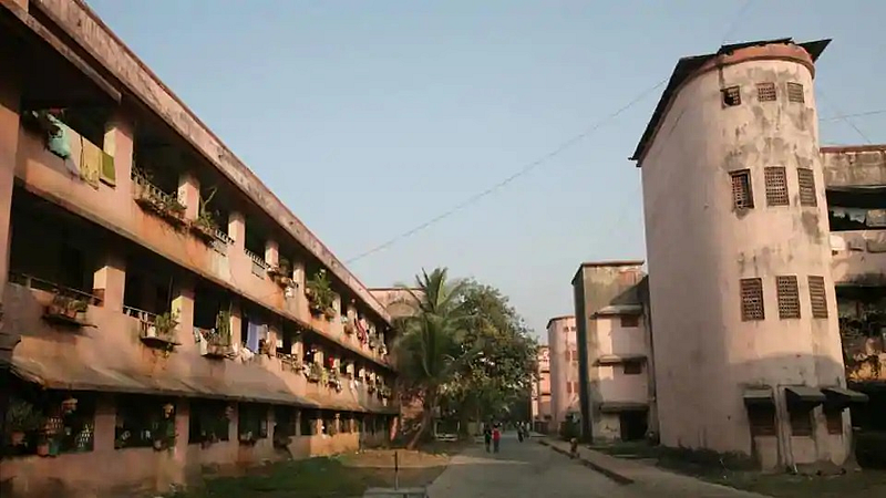 शासकीय कर्मचाऱ्यांच्या हक्काच्या घरासाठी थेट 'मातोश्री'वर धडकणार; मुख्यमंत्र्यांनी वचन न पाळल्याचा आरोप