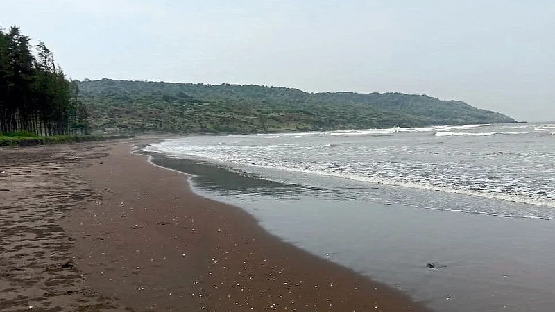 Tourist Spots On Sea Route In Ratnagiri Close Due To Corona