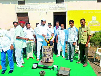 अमळनेरला शासकीय भरड धान्य खरेदी केंद्राला सुरूवात