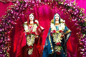 Ganesh Festival : महाडमध्ये गौराईचे धुमधडाक्यात आगमन