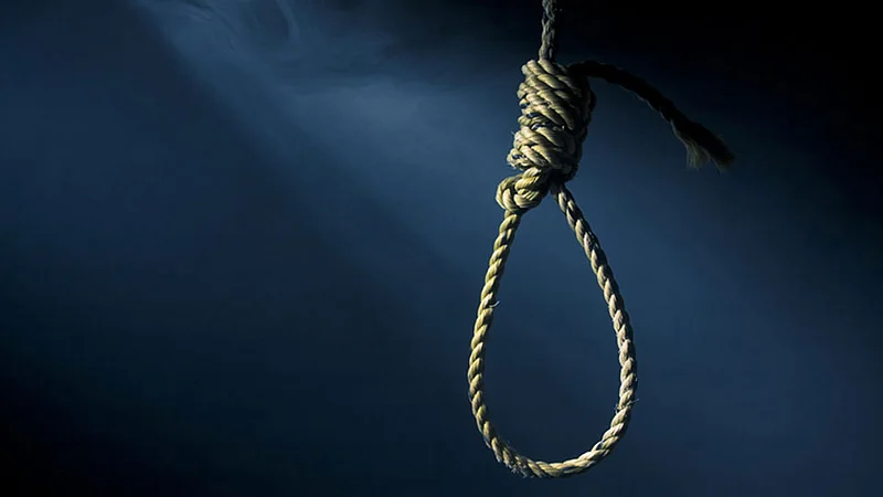 सिगारेट ओढण्यास नकार दिल्याने जीवे मारण्याची धमकी; तरुणाची गळफास घेऊन आत्महत्या