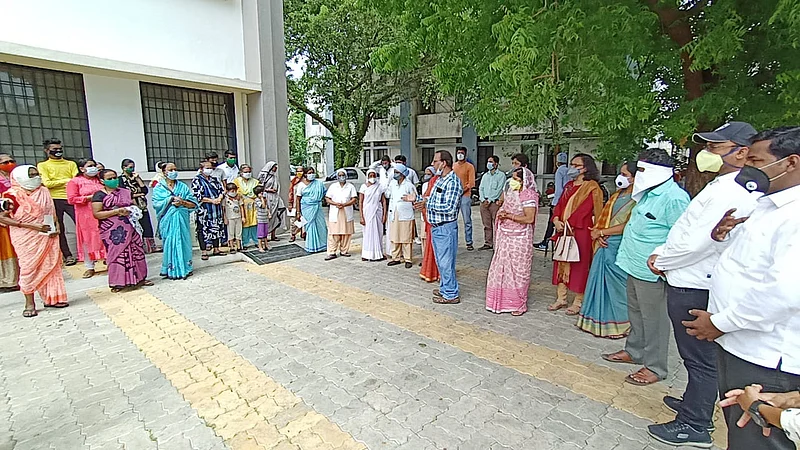 दिलासादायक... कोविड केअर सेंटरमधून एकाच दिवशी ४१ रुग्ण कोरोनामुक्त !