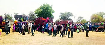 गुजरातमधून अठराशे मजूर जिल्ह्यात परतले
