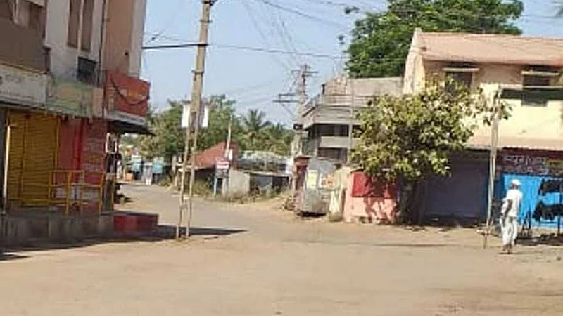 The mayor opinion is that there is a need for a curfew in Kopargaon now