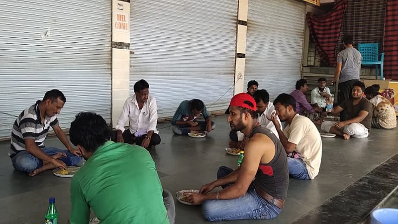 महामार्गावरील हॉटेल मालक ठरतोय अन्नदाता