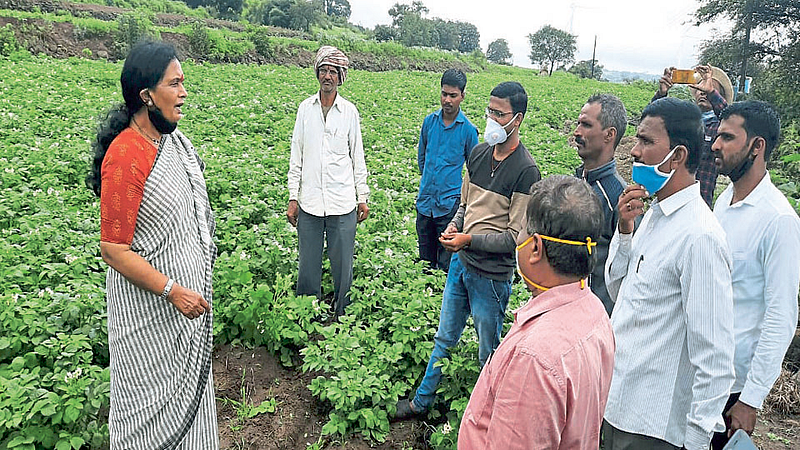 राजकारण बाजूला ठेऊन एकत्र आल्यास विकास साधता येतो : सुनंदा पवार