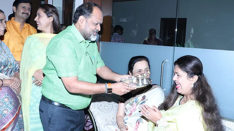 Mahadev Jankar is with Pankaja Munde while filing nomination for maharashtra vidhansabha 2019