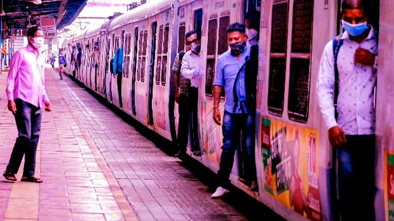 मुंबई लोकल सर्वसामान्यांसाठी पुन्हा बंद होणार? मंत्र्यांचे महत्त्वाचे वक्तव्य
