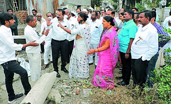 विकासाच्या नावाखाली मनपाकडून `चॉकलेट`! सभापतीसमोर व्यक्त केला नागरिकांनी रोष