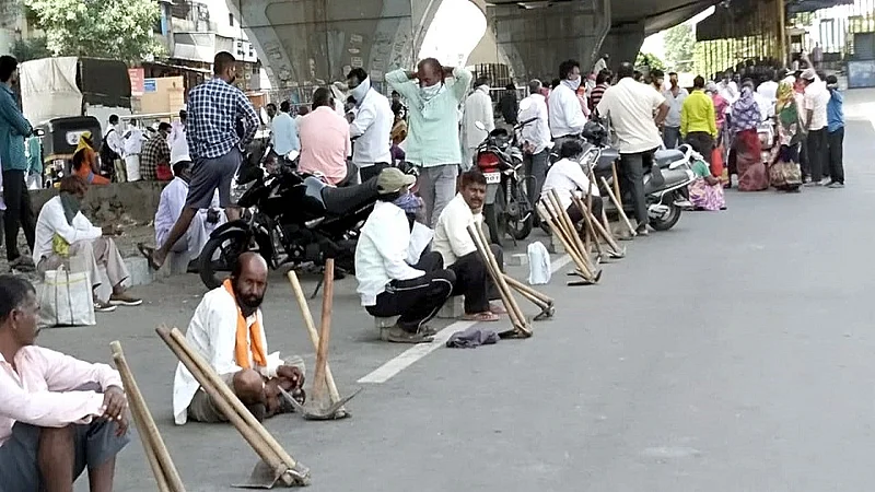 Video : बांधकामं सुरू झालंय सांगता, पण काम कुठंय; काय म्हणाले मजूर...