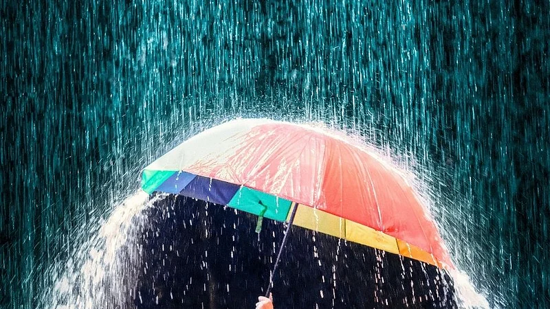 Pune unseasonal Rain In Pune On First DAy Of Weekend Lockdown