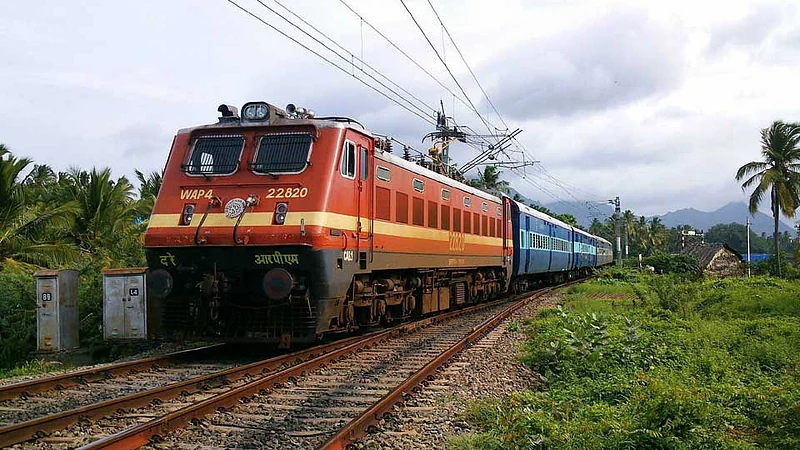 आता खासगी रेल्वेही धावणार; महाराष्ट्रातील 'या' मार्गांचा समावेश