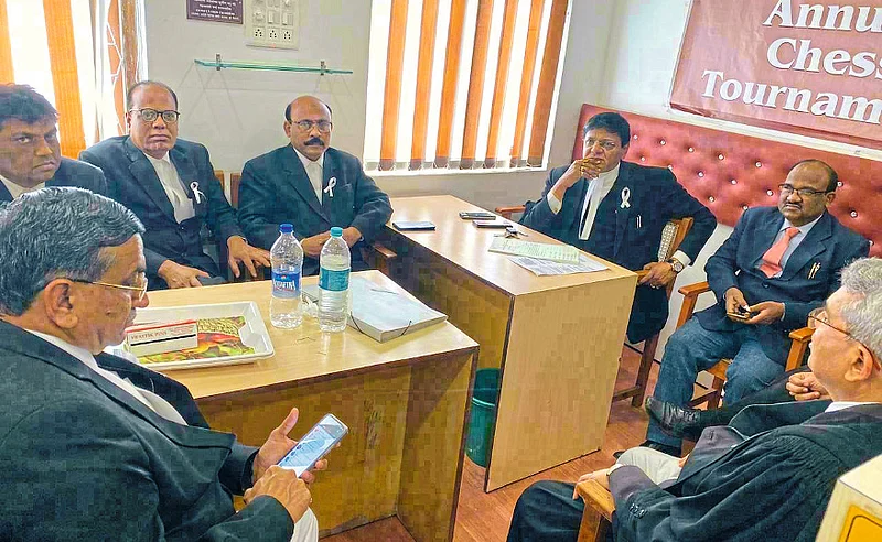 Justice Z. A. Haq transfer condemn from Lawyers