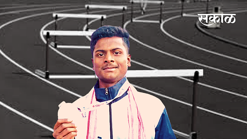Sandip from umred Nagpur won medal in hurdles at National athletics competition