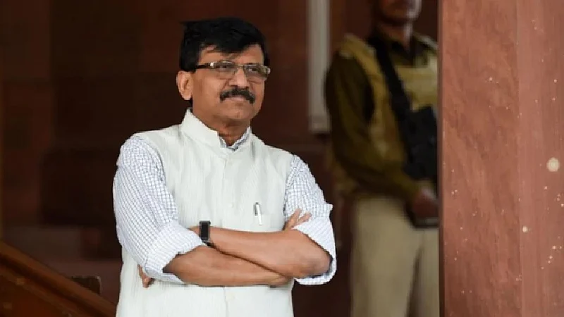बादशहाच्या टोपीला मुजरा, संजय राऊतांचा पुन्हा मोदींवर रोखठोक