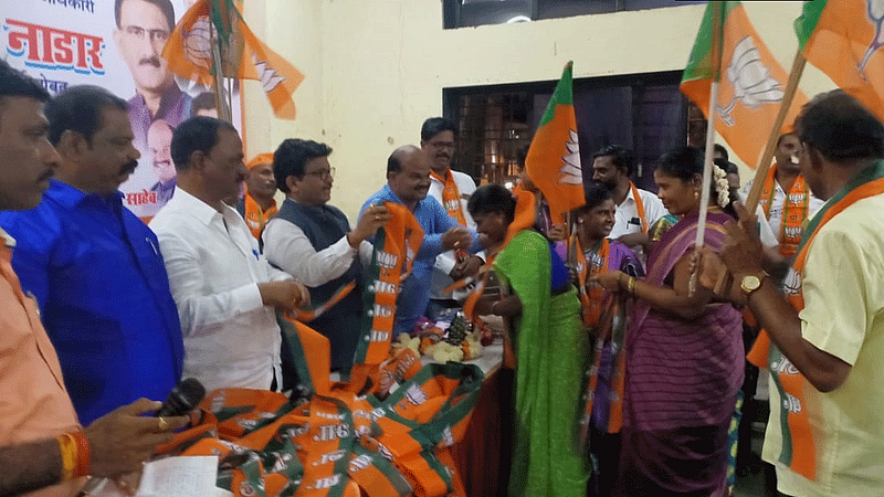 400 Hundred Shivsena Party Workers enter in BJP