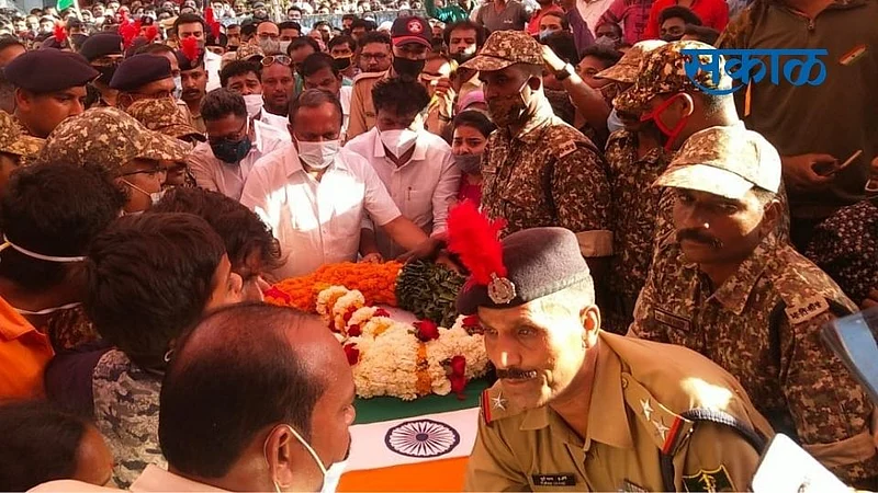Martyr Ramteke was cremated in a state funeral}