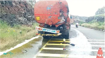 One injured in tanker and tempo accident on Pune Nashik highway