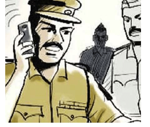 sawantwadi police help to alone women marathi news