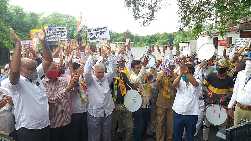 15 ऑगस्टपर्यंत भूमिका स्पष्ट करा; अन्यथा आमच्यापद्धतीने लॉकडाऊन उठवणार
