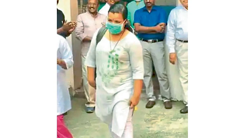 coronavirus kerala nurse wants join hospital after negative covid19 test