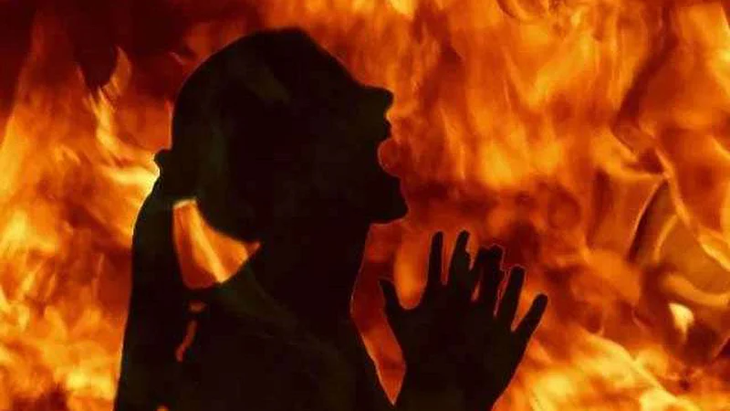 Women-Burnt