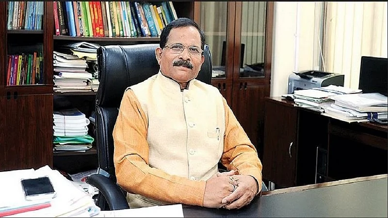 aayush mantri.jpg