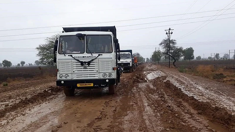 akola road