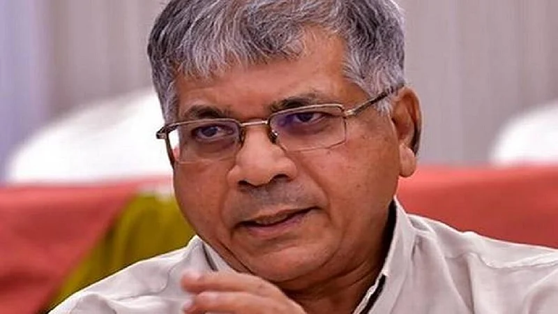 prakash ambedkar statement condemn by maratha leader suresh patil