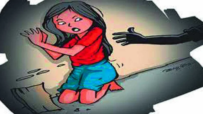 Akola News: A 72-year-old man called an eight-year-old girl at his house in Akot आरोपीची तुरुंगात रवानगी