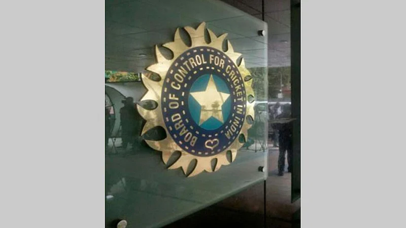 मानधन वाढणार; सामने घटणार