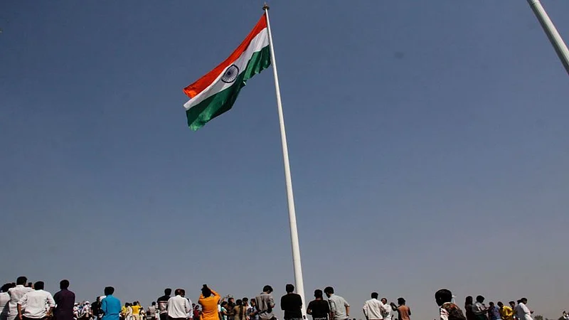निगडीतील 107 मीटर उंचीच्या ध्वज स्तंभावर ध्वज फडकविणार की नाही, जाणून घ्या
