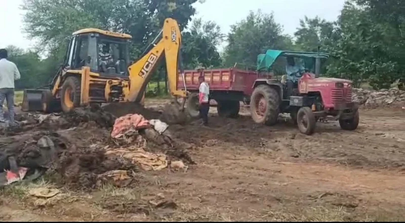 Six hundred quintals of paddy soil at Bhandara